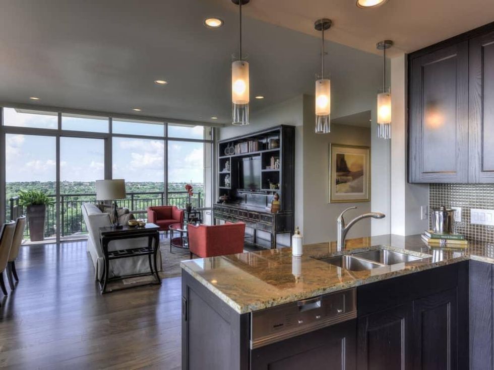 San Antonio home condo Broadway Residences 4242 Broadway Street April 2016 kitchen