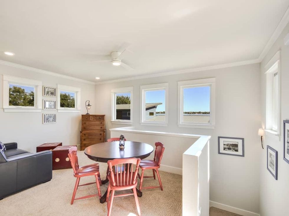 San Antonio house_218 Lakeview Dr