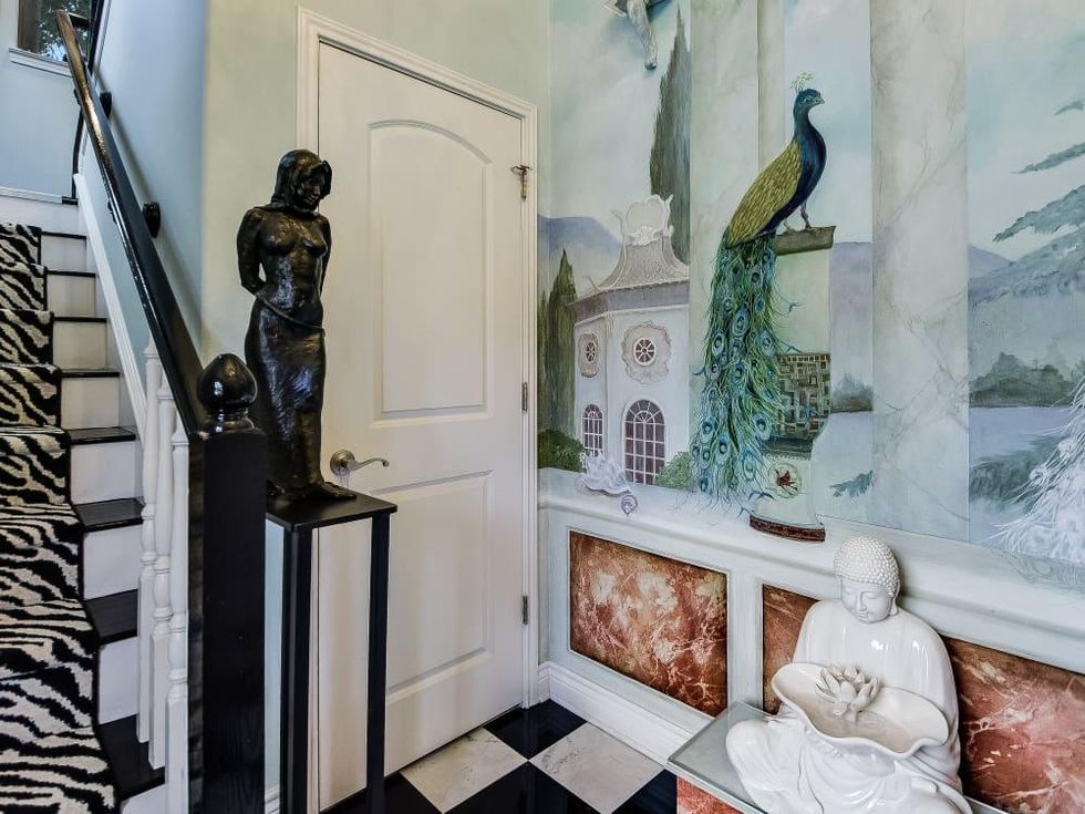 This peaceful Alamo Heights condo is a lush and leafy retreat