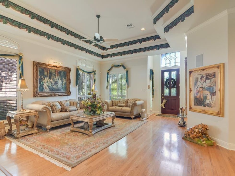 San Antonio house_5 Somerset Arms