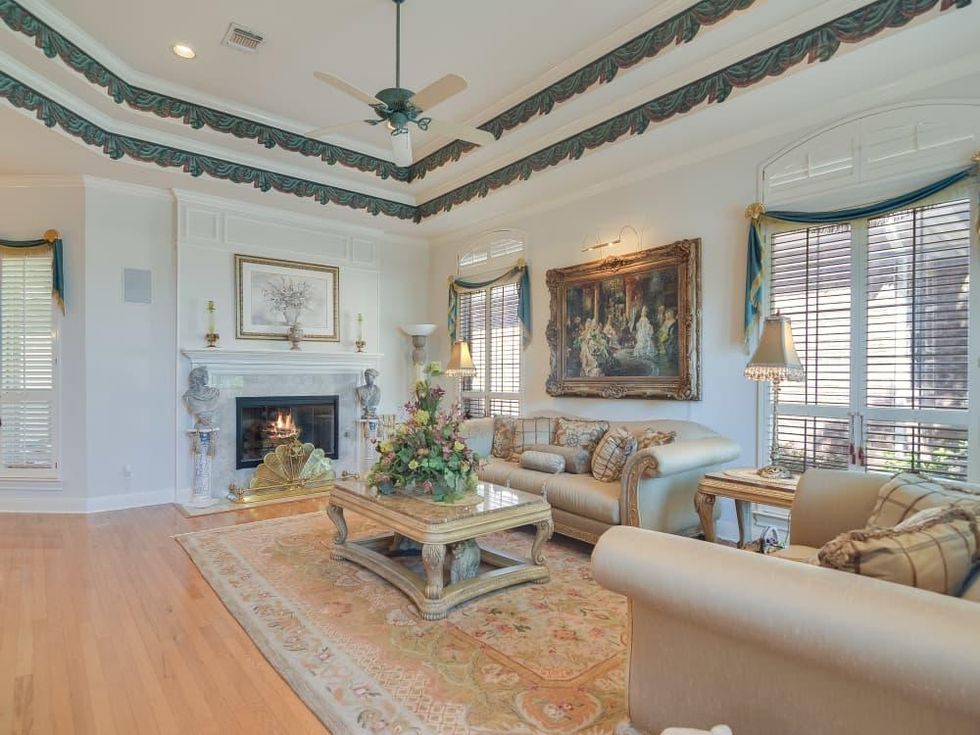 San Antonio house_5 Somerset Arms