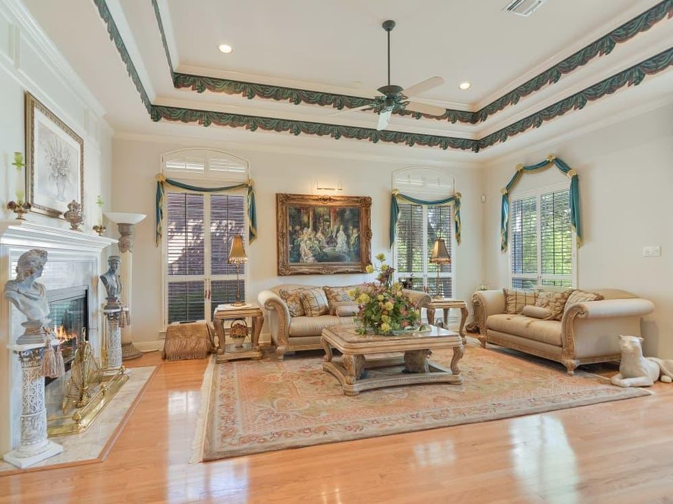 San Antonio house_5 Somerset Arms