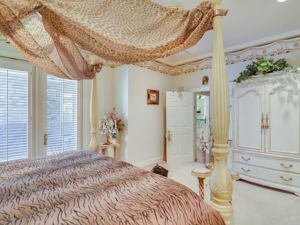 San Antonio house_5 Somerset Arms