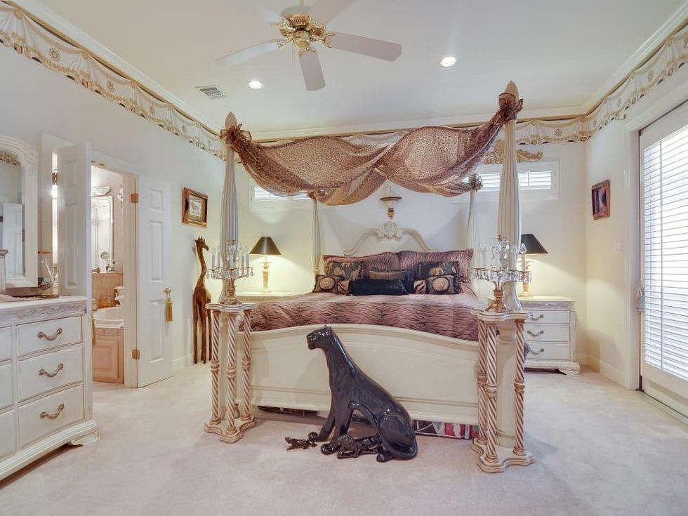 San Antonio house_5 Somerset Arms