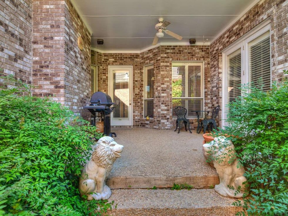 San Antonio house_5 Somerset Arms