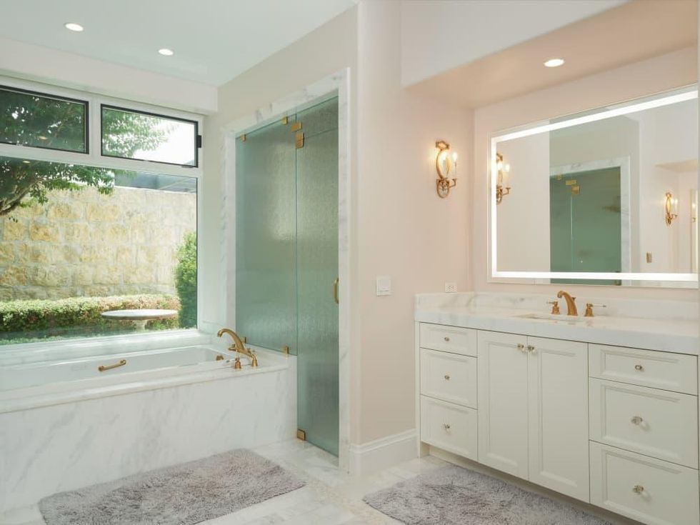 Sky West Ranch bathroom