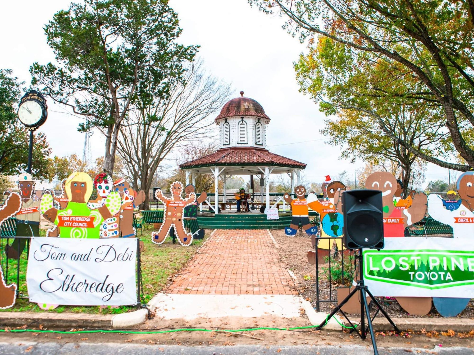 Smithville's annual Festival of Lights transforms downtown into a winter wonderland.