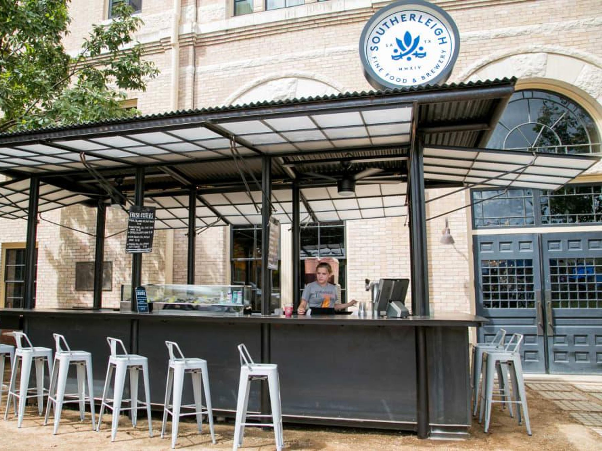 Southerleigh Pearl oyster bar