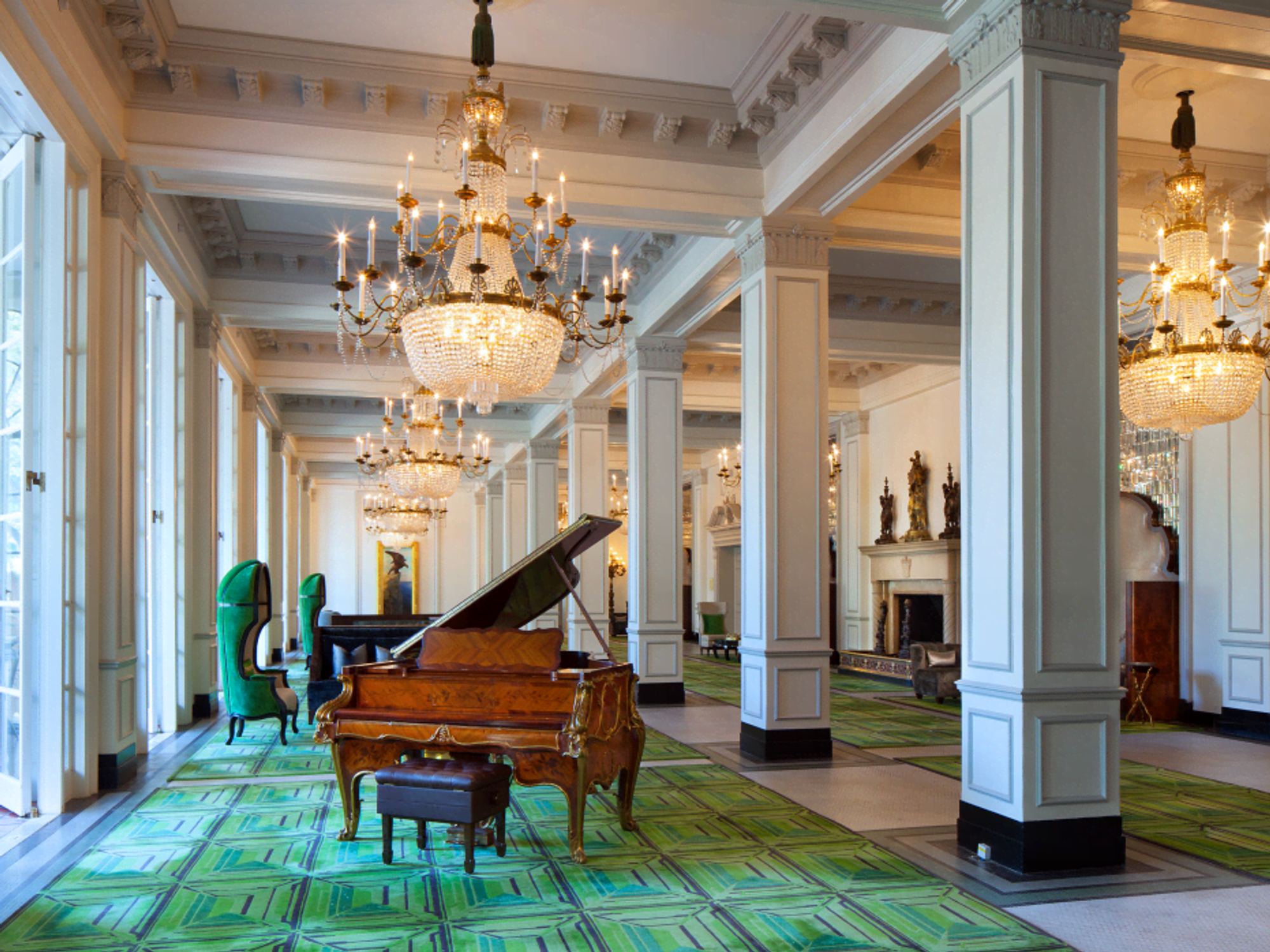 St Anthony Hotel exterior building