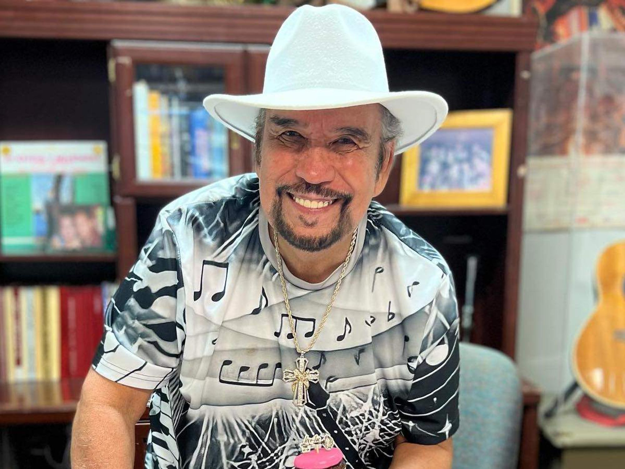 Sunny Ozuna, San Antonio, Patio Andaluz