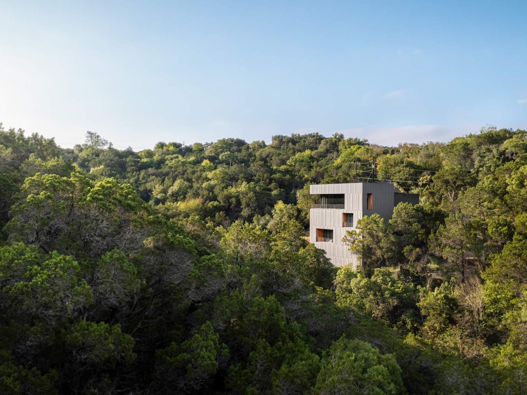 The Falcon Ledge Residence by Alterstudio Architecture