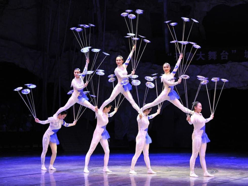 The New Chinese Acrobats