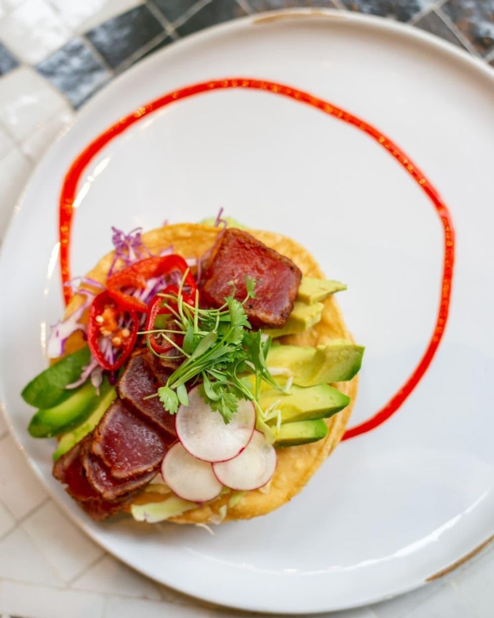 Tuna tostada at Domingo San Antonio