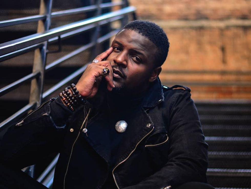 Venny Etienne, Levenity