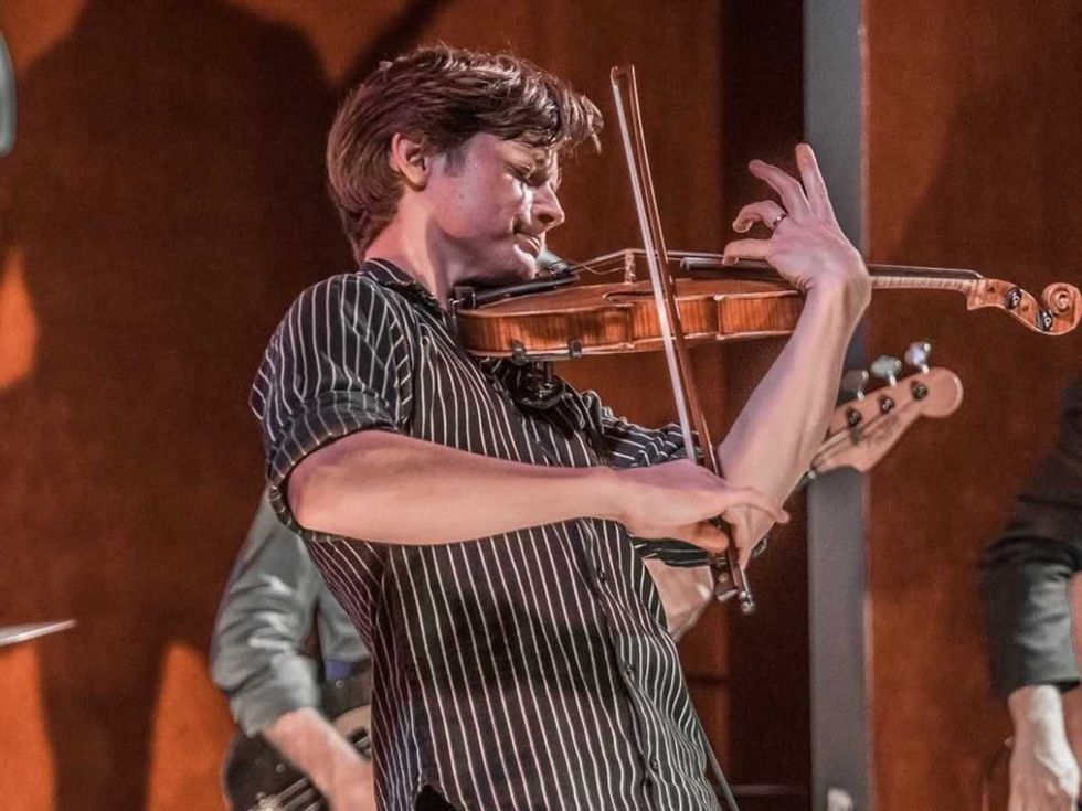 Warren Hood in concert