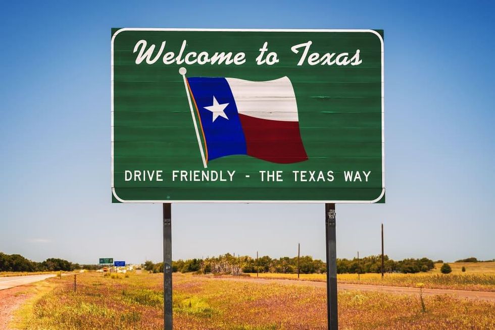 welcome to Texas highway road sign
